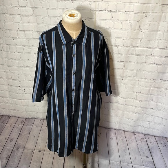 Men's short sleeve button up shirt size xl - Picture 1 of 3